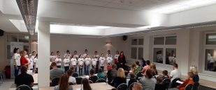 Serduszka zaśpiewały dla dzieci z Zespołu Szkół Szpitalnych w Szczecinie Zdrojach